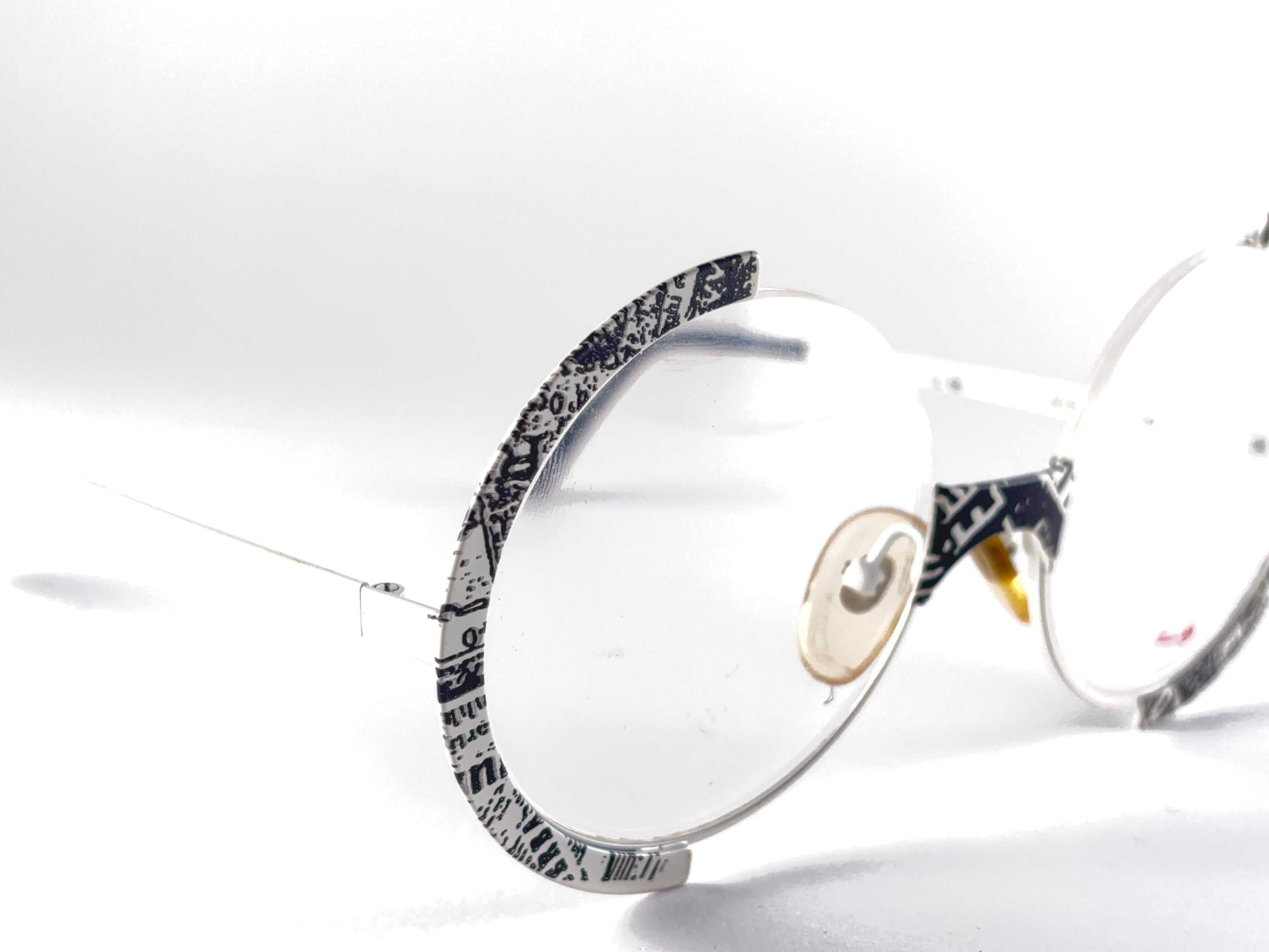 New Vintage Casanova Gold Plated White Round Frame 1980 Sunglasses en vente 2