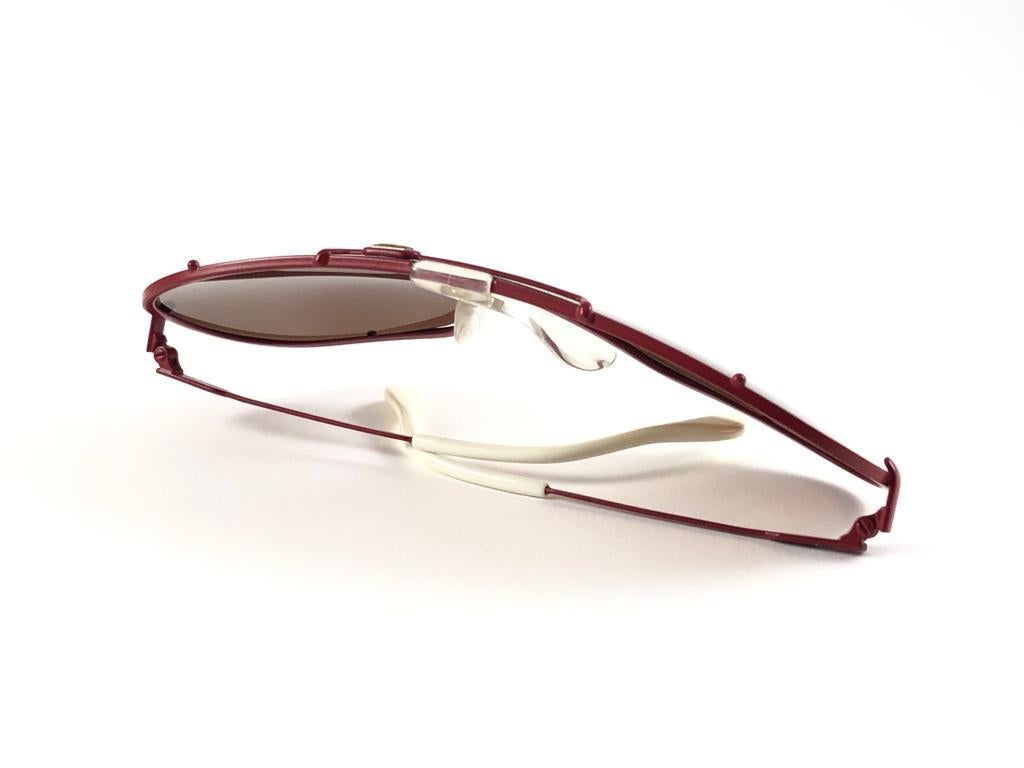 Neue Vintage Cazal 903 Rot & Weiß Iconic Frame Collector Item 1980's Sonnenbrille im Angebot 4