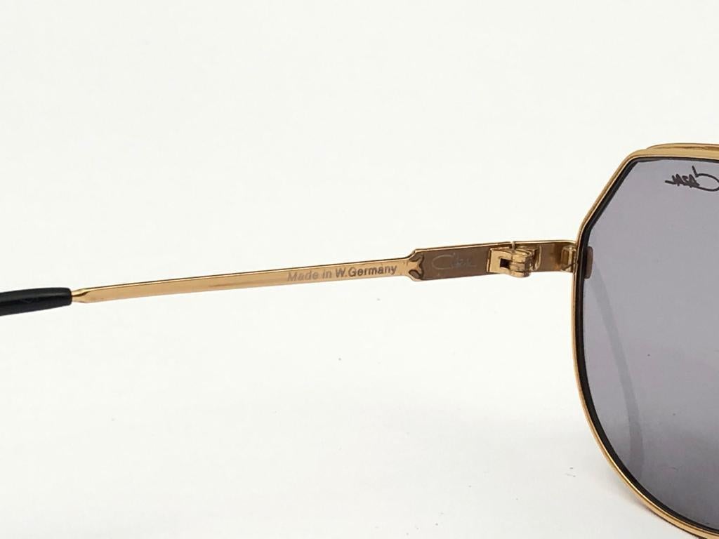 Vintage Cazal 953 Sammlerstück 1980er Jahre Sonnenbrille mit schwarzem Goldrahmen Herren