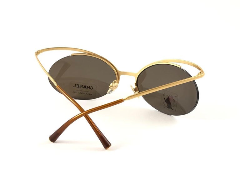 New Vintage Chanel 4001 Gold Half Frame Oval Sunglasses Made In Italy Y2K  For Sale at 1stDibs