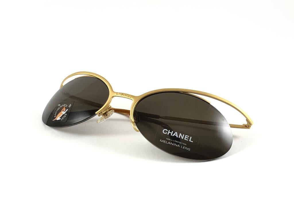 Gray New Vintage Chanel 4001 Gold Half Frame Oval Sunglasses Made In Italy Y2K For Sale