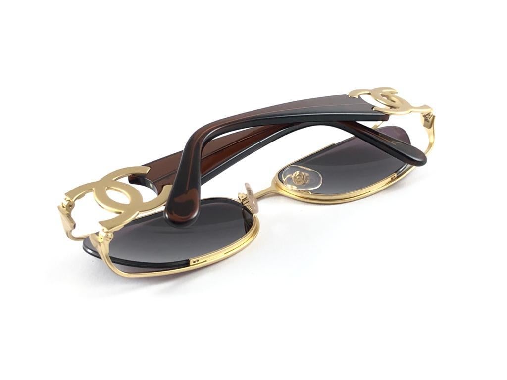 New Vintage Chanel 4023 Gold Rectangular Frame Sunglasses Made In Italy Y2K 11