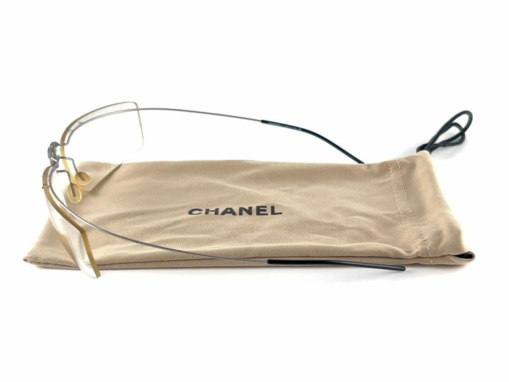 New Vintage Chanel 4032 Rimless & foldable Frame Sunglasses Made In Italy Y2K In New Condition In Baleares, Baleares