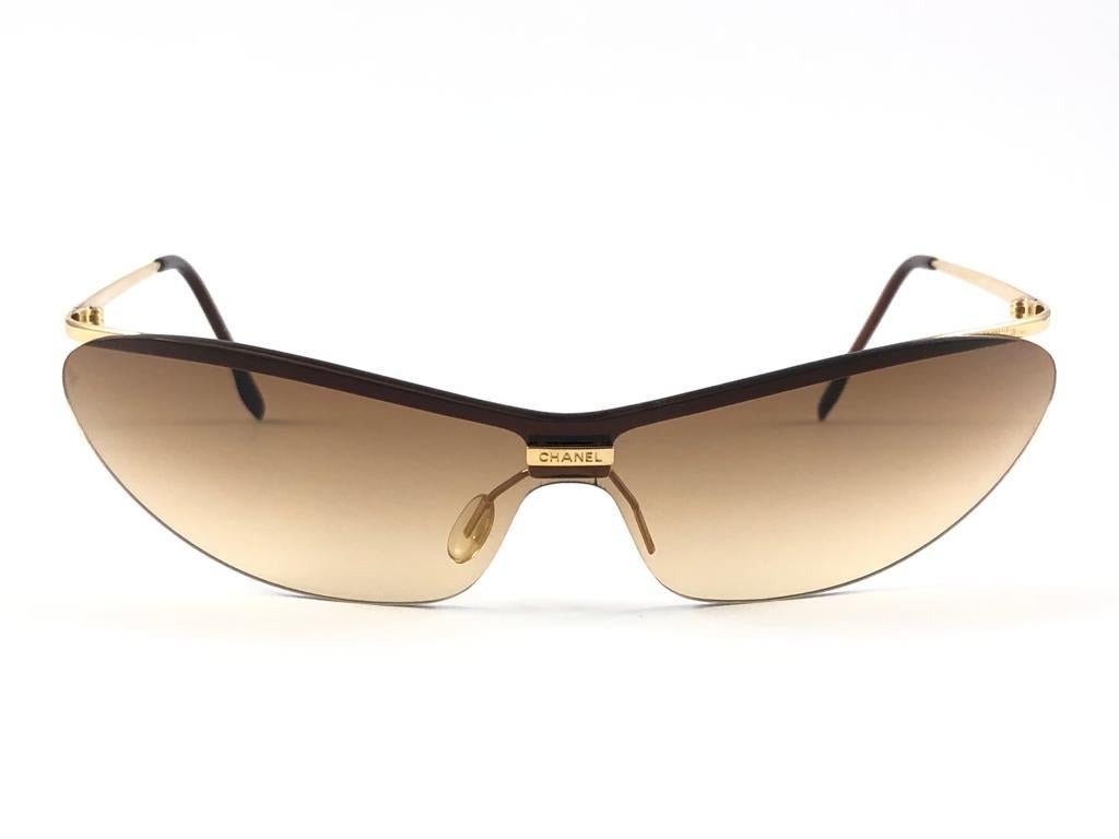Neu Vintage Chanel 4042 Mono Lense-Sonnenbrille mit goldenem Halbrahmen, hergestellt in Italien Y2K 8