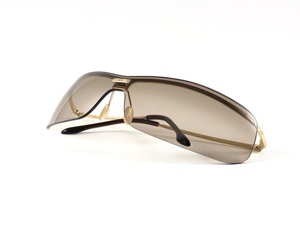 New Vintage Chanel 4043 Gold Half Frame Mono Lense Sunglasses Made In Italy Y2K In New Condition For Sale In Baleares, Baleares