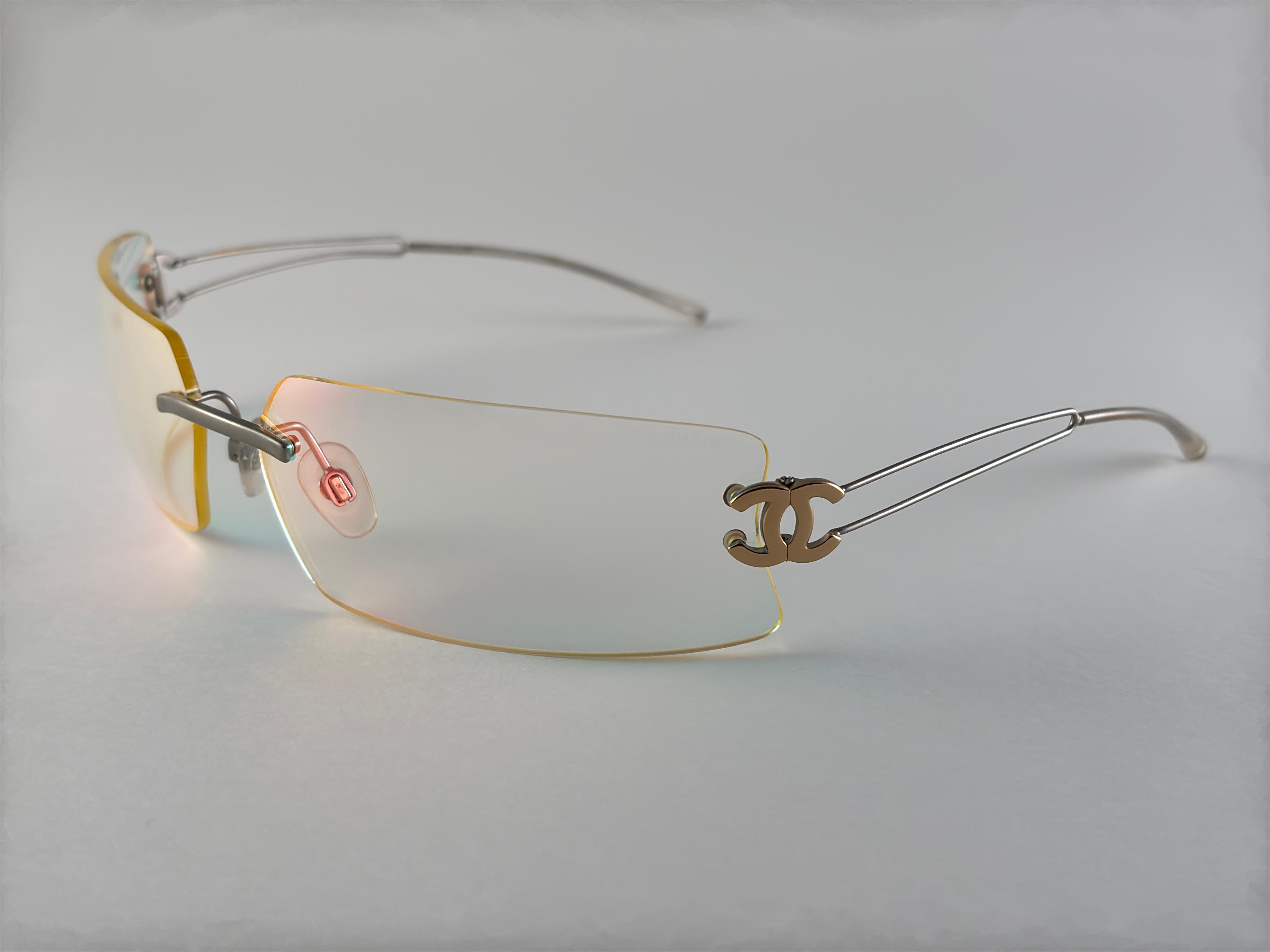 New Vintage Chanel 4051 Senza Cerchi  Occhiali da sole con montatura CC Made In Italy Y2K in vendita 1