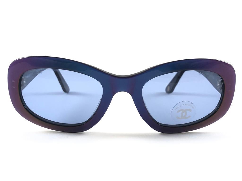 New Vintage Chanel 5009 Iridescent Frame Blue Lense Sunglasses Made In Italy Y2K For Sale 7