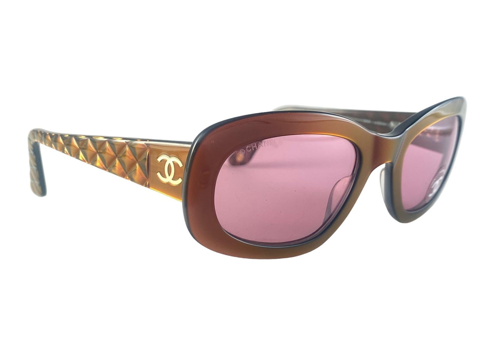 New Vintage Chanel 5009 Iridescent Frame Rose Lense Sunglasses Made In Italy Y2K For Sale 1