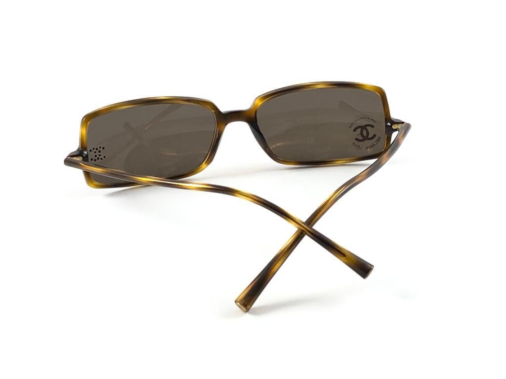 New Vintage Chanel 5043B Tortoise Rectangular Frame Sunglasses Made In Italy Y2K 3