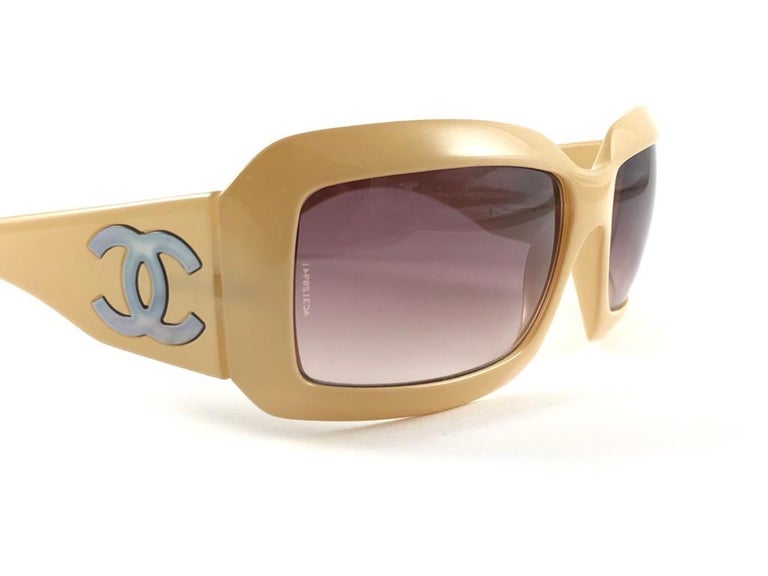 New Vintage Chanel 5076H Cream Oversized Frame Sunglasses Made In Italy Y2K  For Sale at 1stDibs