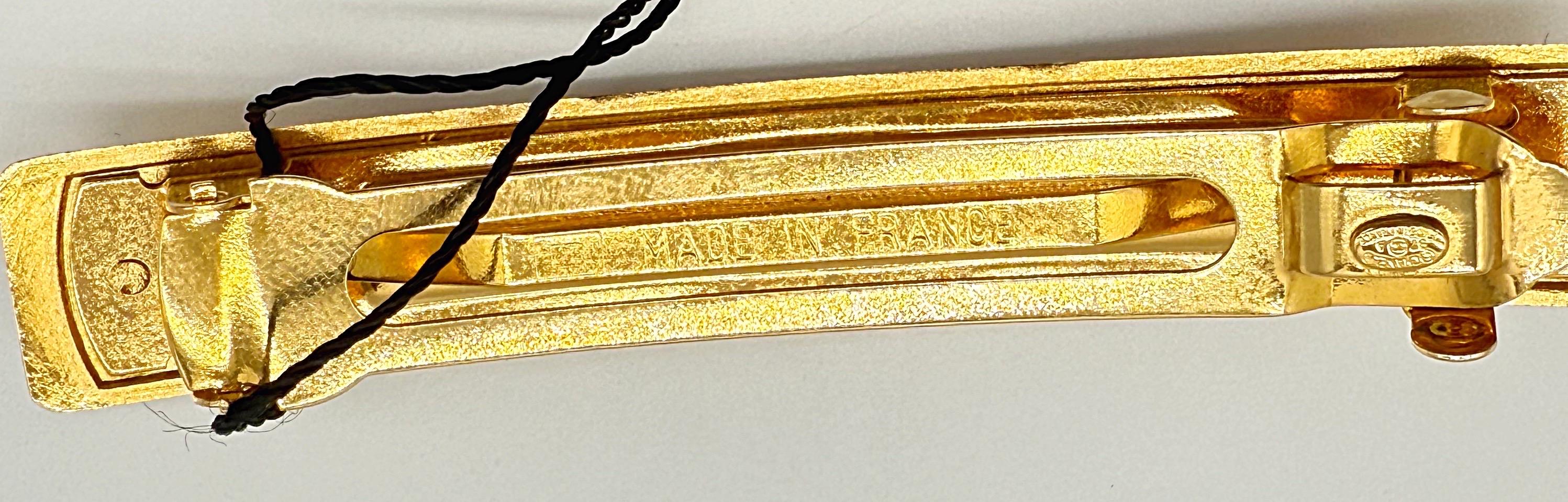 Neu Vintage Chanel 90s Gold Logo Barrette 1990s Haar Clip Pin w / Box im Angebot 6