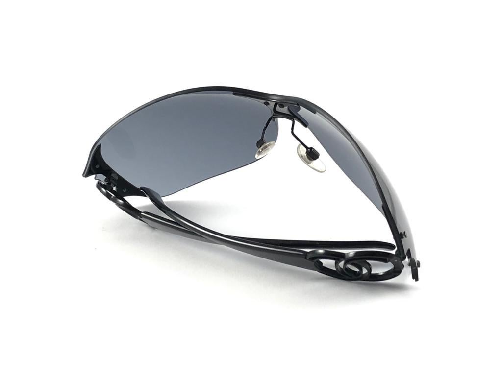 New Vintage Chanel Oversized Shield Rimless Black Sunglasses Made In Italy Y2K For Sale 7