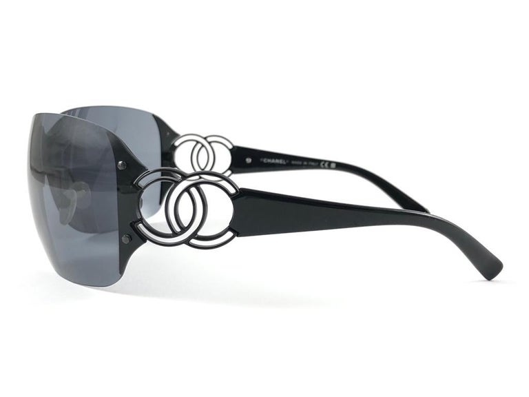 New Vintage Chanel Oversized Shield Rimless Black Sunglasses Made In Italy Y2K For Sale at 1stDibs