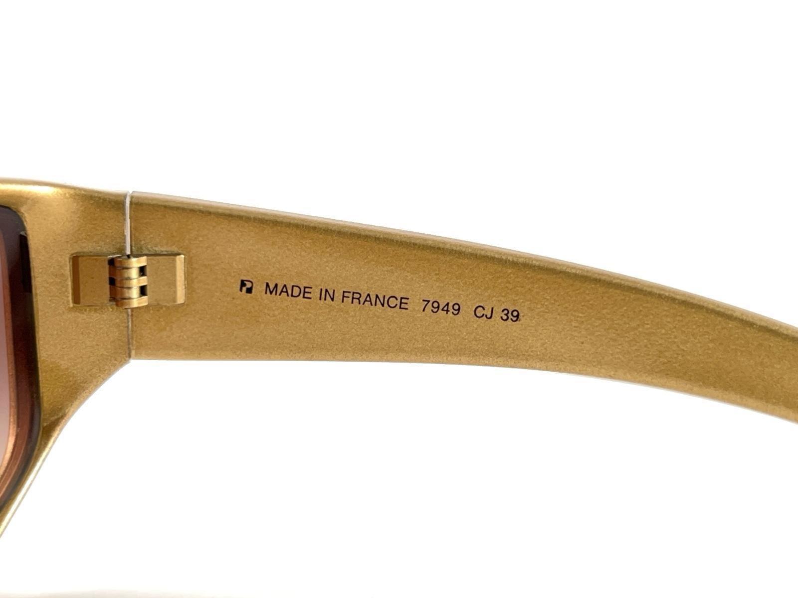 New Vintage Charles Jourdan Paris Gold Frame Gradient Lenses 1970's Sunglasses en vente 2