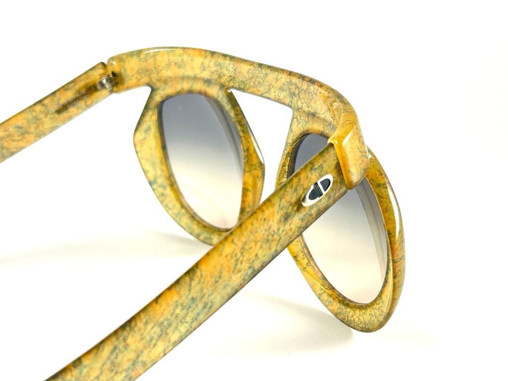 Christian Dior - Lunettes de soleil vintage en jaspe vert collection, neuves, 2030  Neuf - En vente à Baleares, Baleares