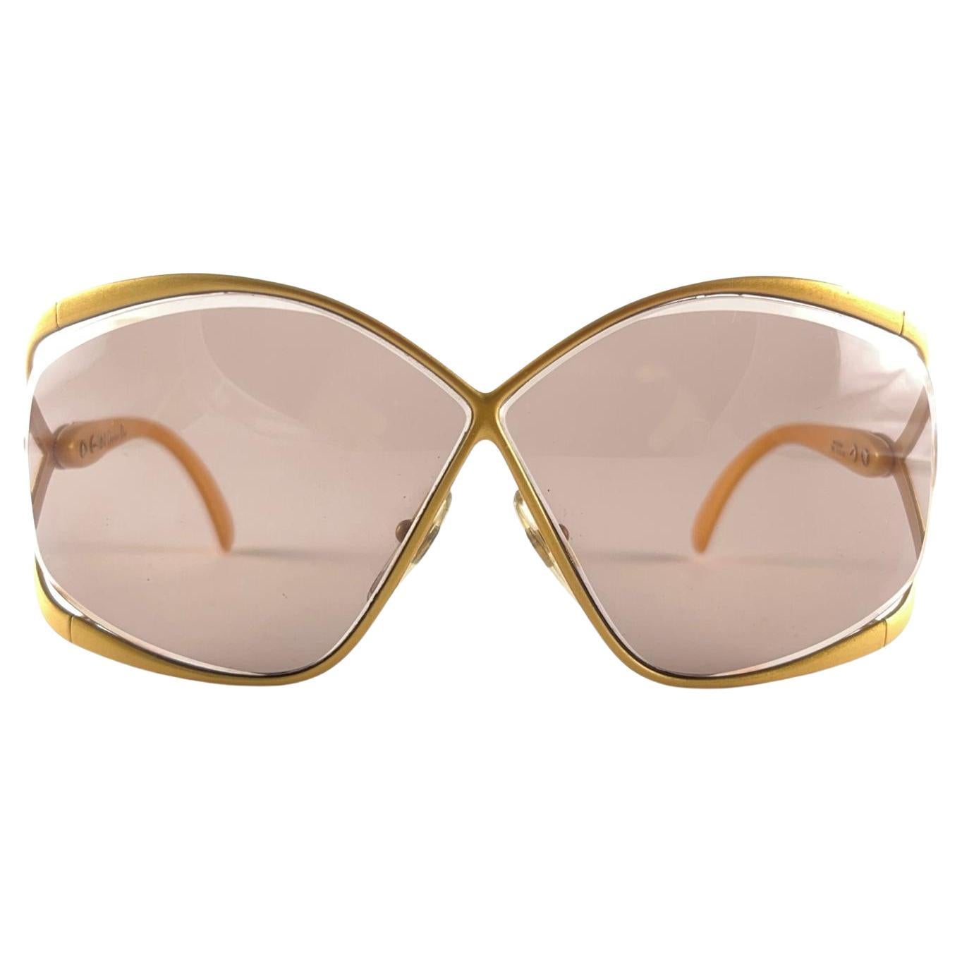 Who sells Dior eyeglasses?