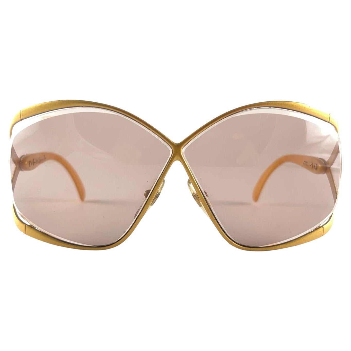 DIOR DiorClub M1U 31B8 59 Silver DiorOblique & Blue Sunglasses | Sunglass  Hut USA