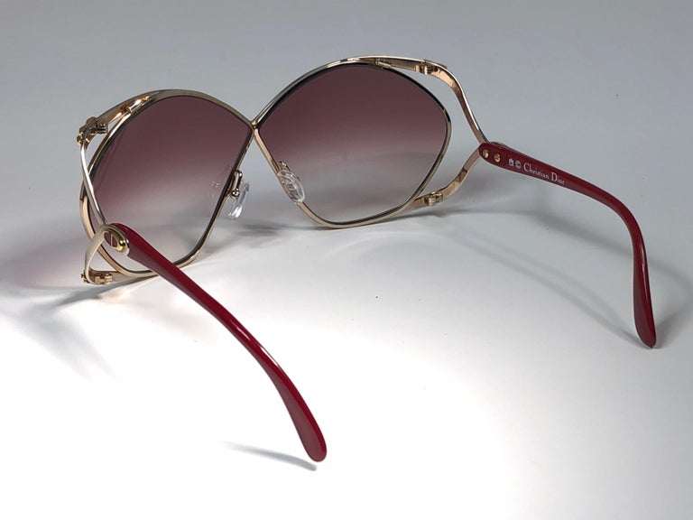 New Vintage Christian Dior 2056 45 Butterfly Gold and Red  display picture 3