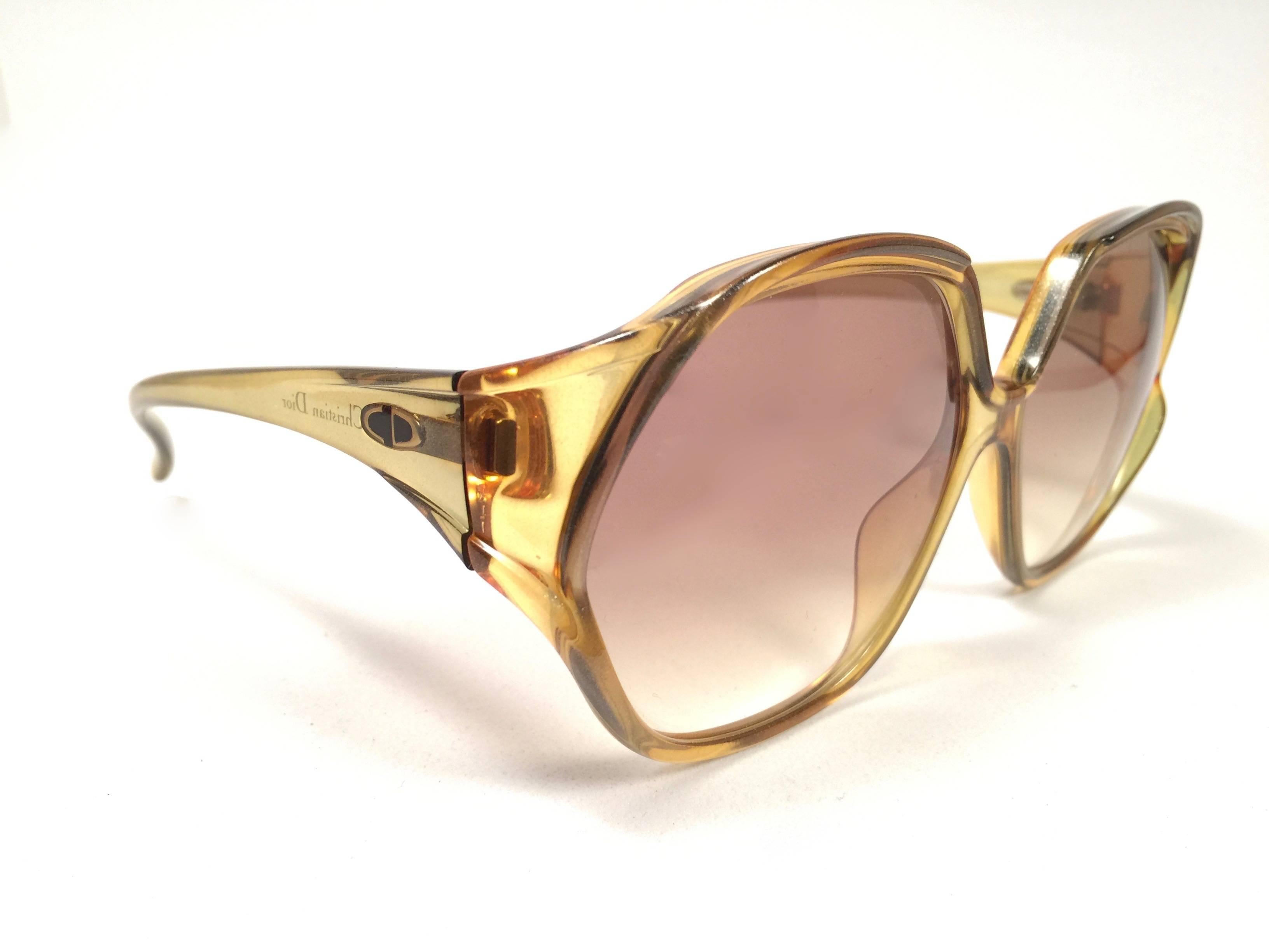 New Vintage Christian Dior 2097 50 Oversized Amber Optyl 1970 Sunglasses  In New Condition In Baleares, Baleares