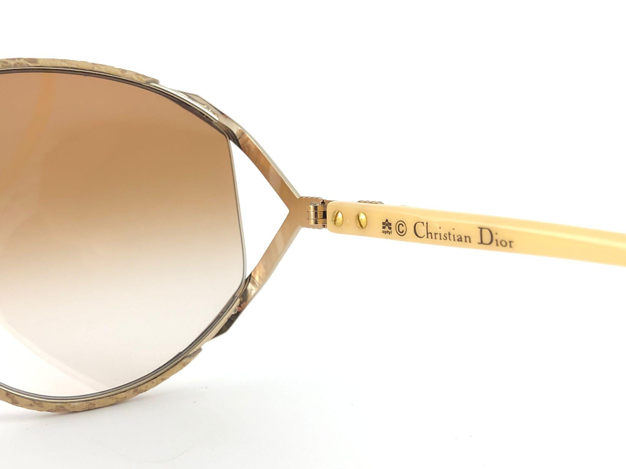 Neu Vintage Christian Dior 2250 übergroße Python gefütterte Vintage-Sonnenbrille in Übergröße  (Braun) im Angebot