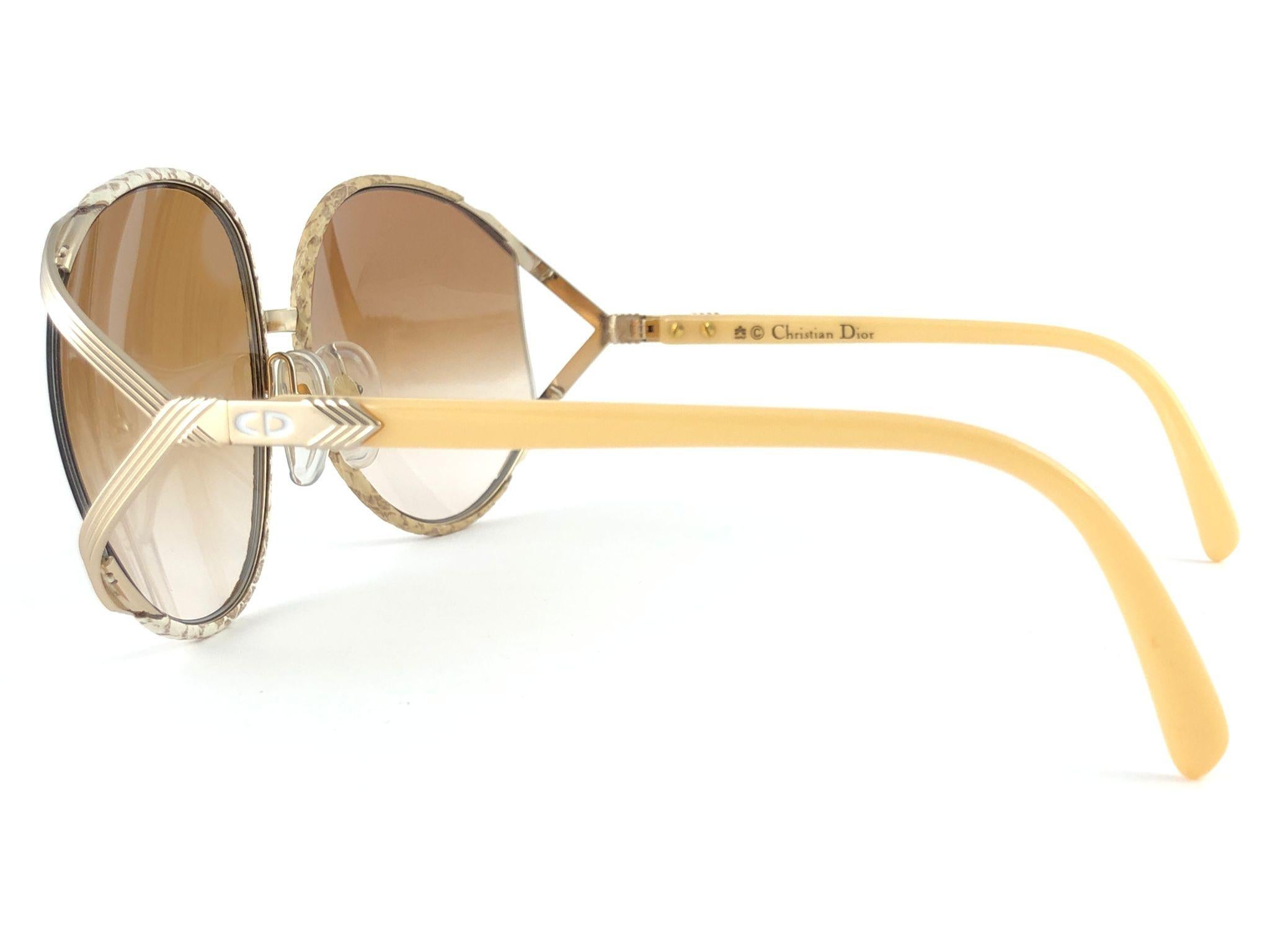 Neu Vintage Christian Dior 2250 übergroße Python gefütterte Vintage-Sonnenbrille in Übergröße (Braun) im Angebot