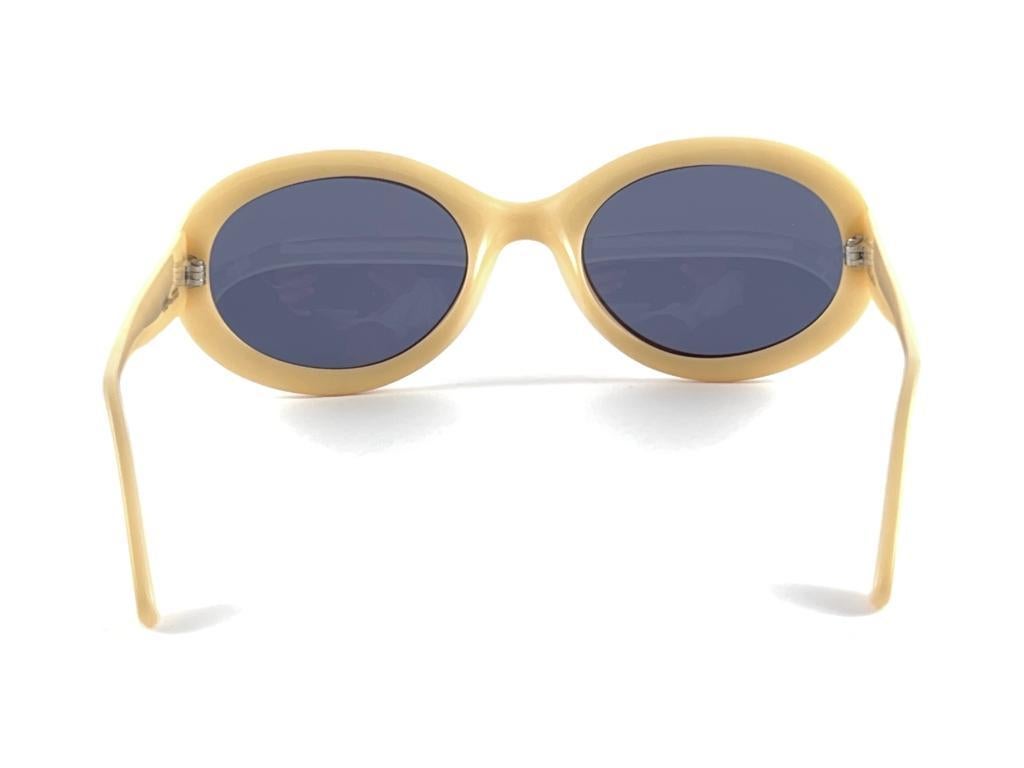 Neu Vintage Christian Dior 2919 Beige Ovale Vintage-Sonnenbrille Damen im Angebot