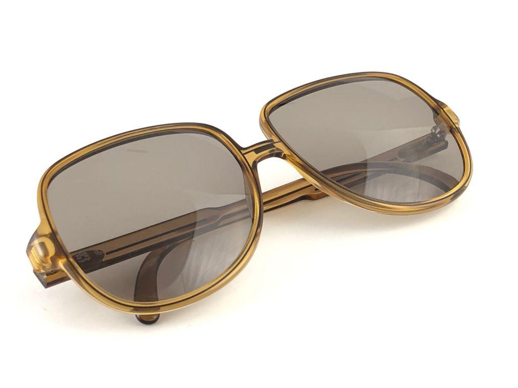 Neu Jahrgang Christian Dior Monsieur 2091  Übergroße Bernstein-Sonnenbrille 1970 (Gold) im Angebot