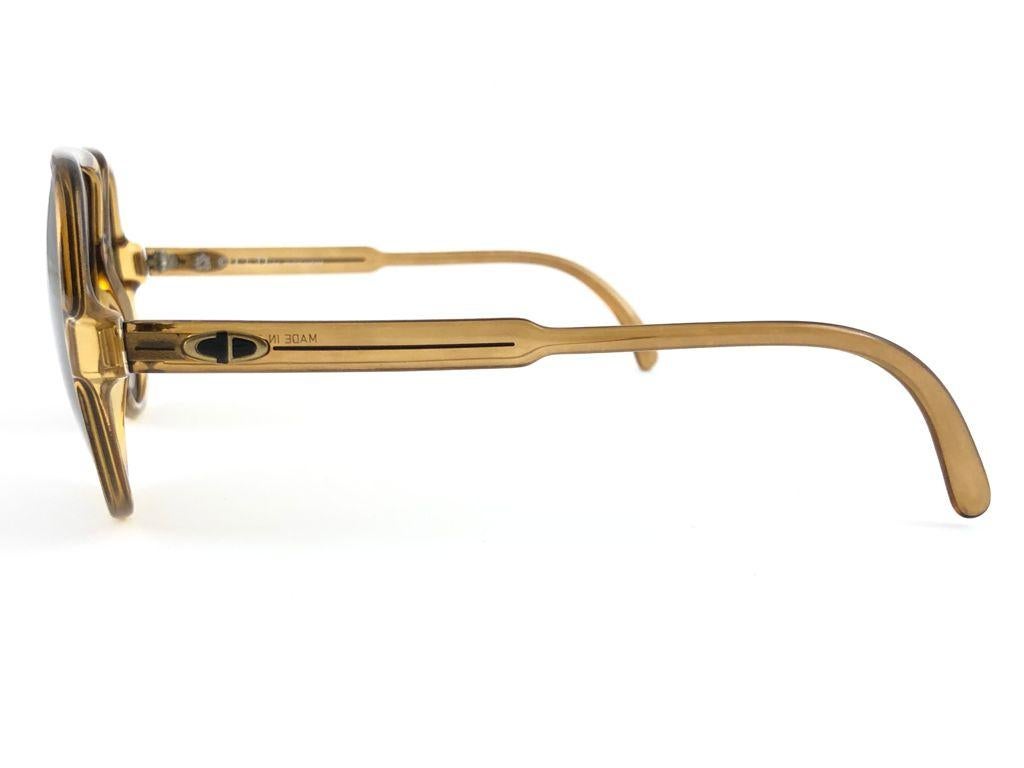Neu Jahrgang Christian Dior Monsieur 2091  Übergroße Bernstein-Sonnenbrille 1970 im Zustand „Neu“ im Angebot in Baleares, Baleares