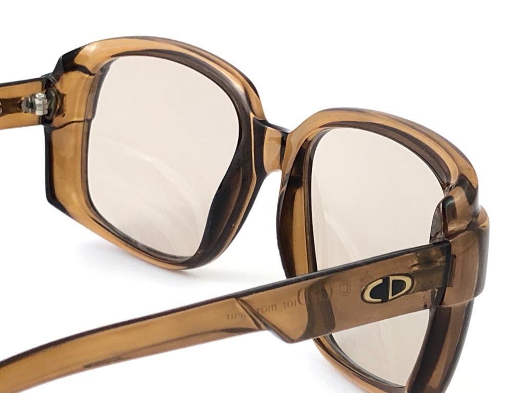 New Vintage Christian Dior Monsieur 2115 Oversized Gold Amber Sunglasses 1970  In New Condition For Sale In Baleares, Baleares