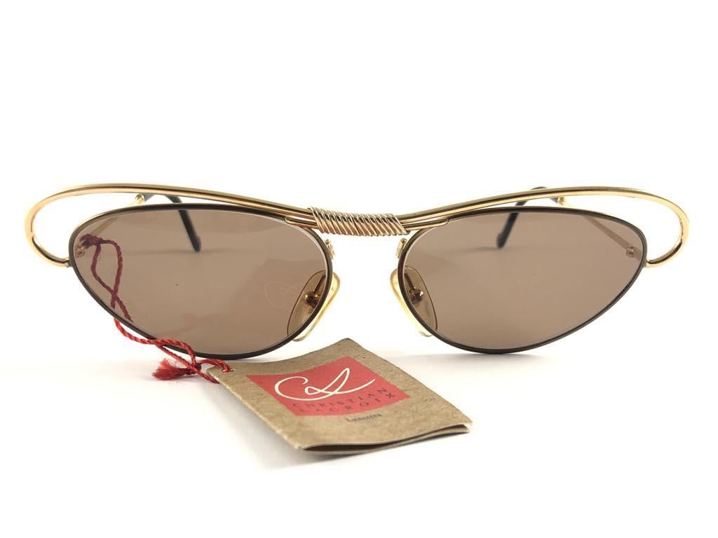 New Vintage Christian Lacroix Cat Eye Gold 7355 49 1980's France Sunglasses In New Condition In Baleares, Baleares