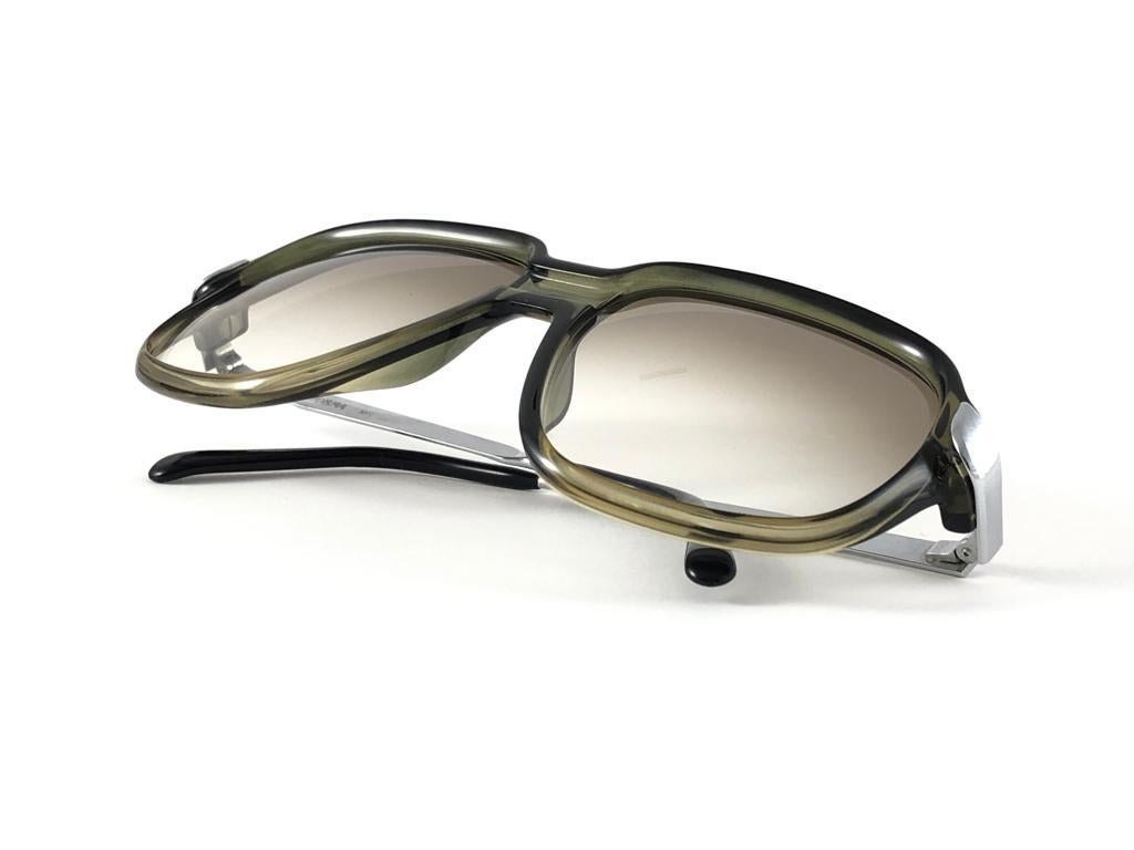 Gray New Vintage Cobra 3010 Green & Silver Optyl Sunglasses