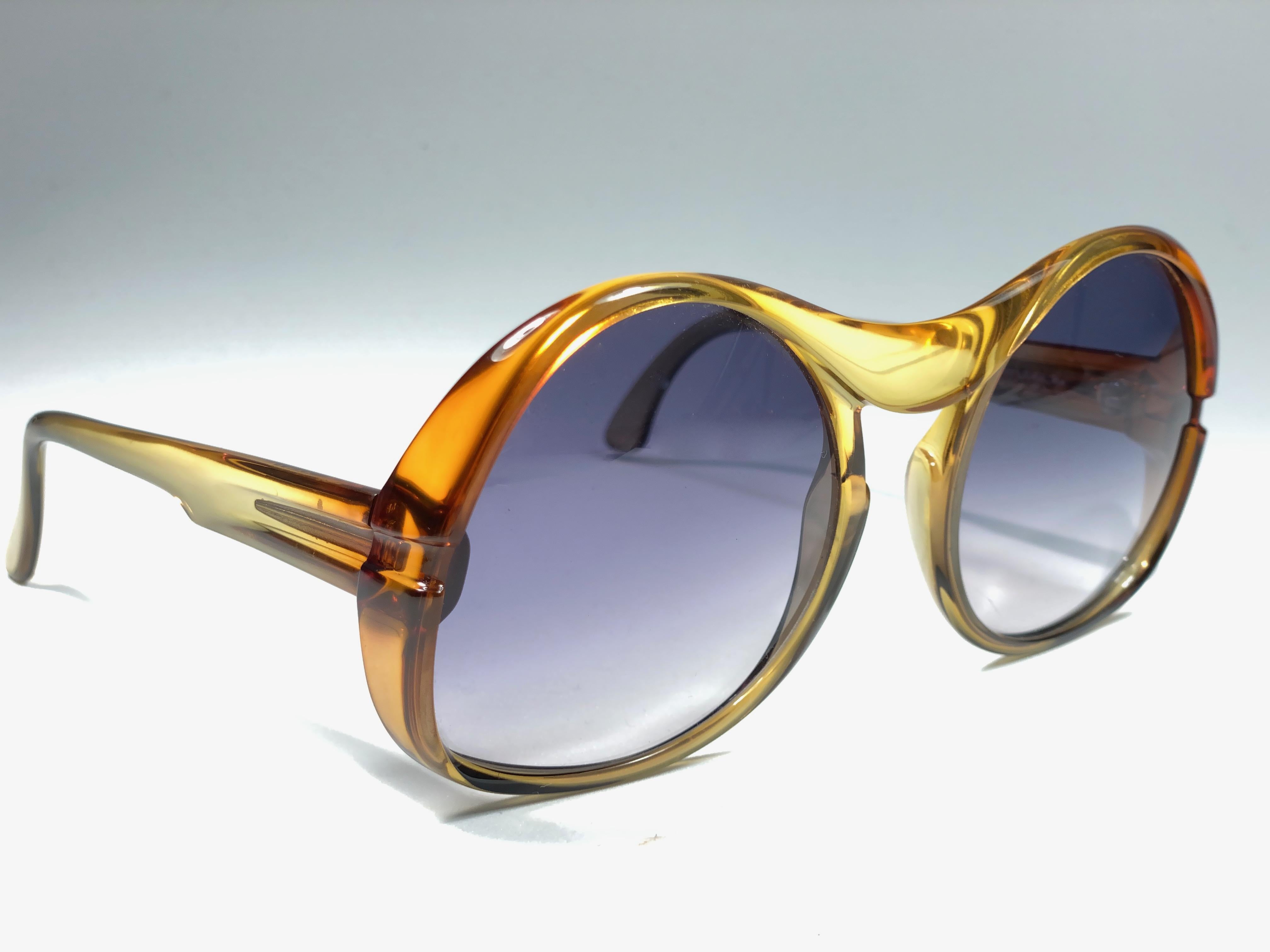 New Vintage Cobra 3032 Two Tone Optyl Sunglasses In Excellent Condition For Sale In Baleares, Baleares