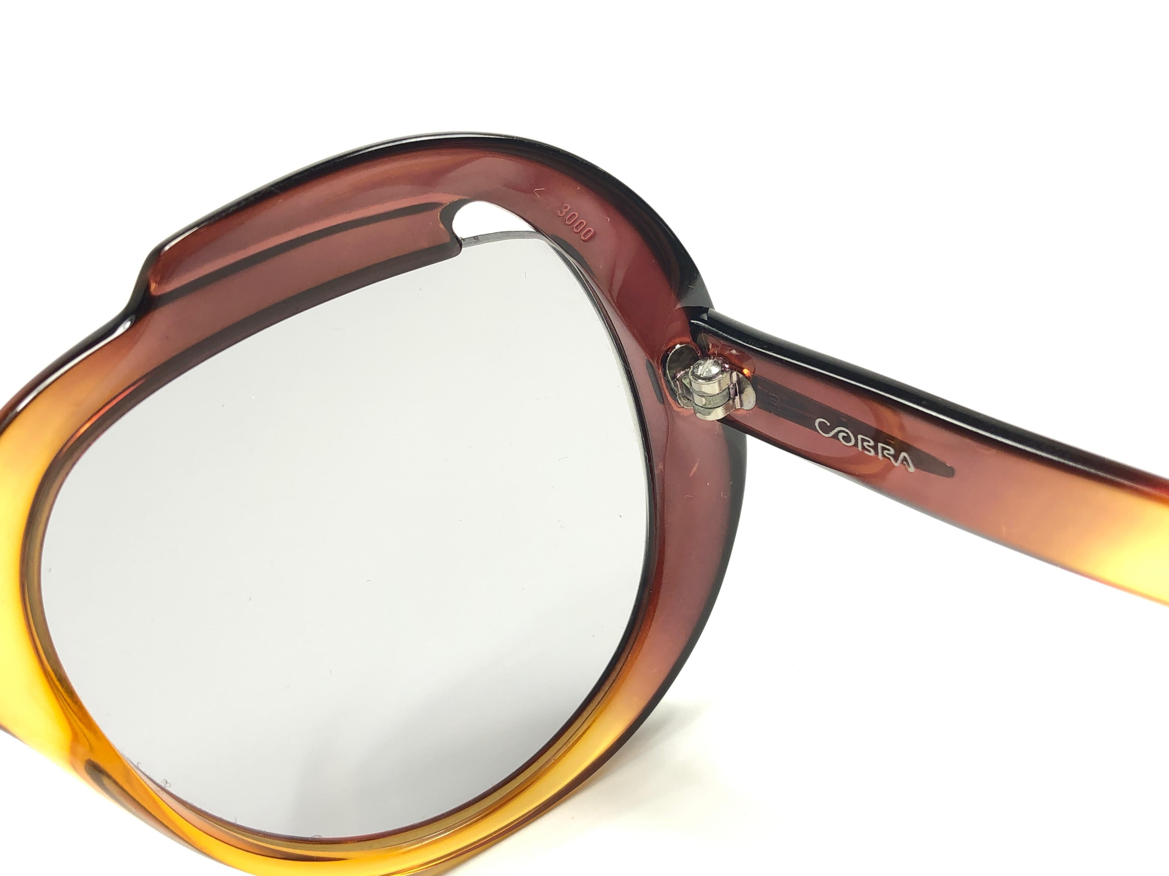 New Vintage Cobra Optyl 3000 Ombre Amber Oversized Optyl Sunglasses In New Condition For Sale In Baleares, Baleares