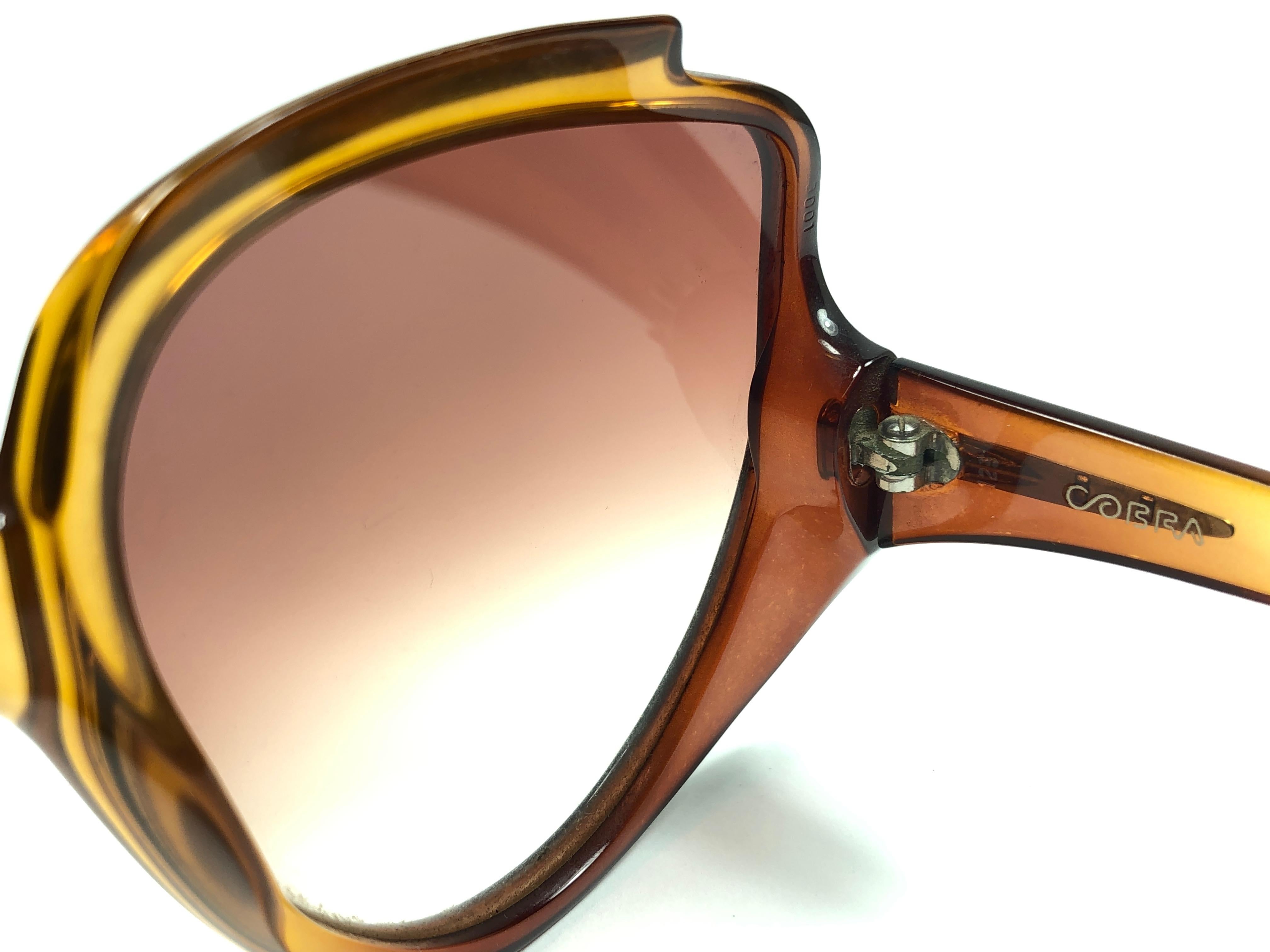 New Vintage Cobra Optyl 3001 Ombre Amber Oversized Optyl Sunglasses In New Condition In Baleares, Baleares