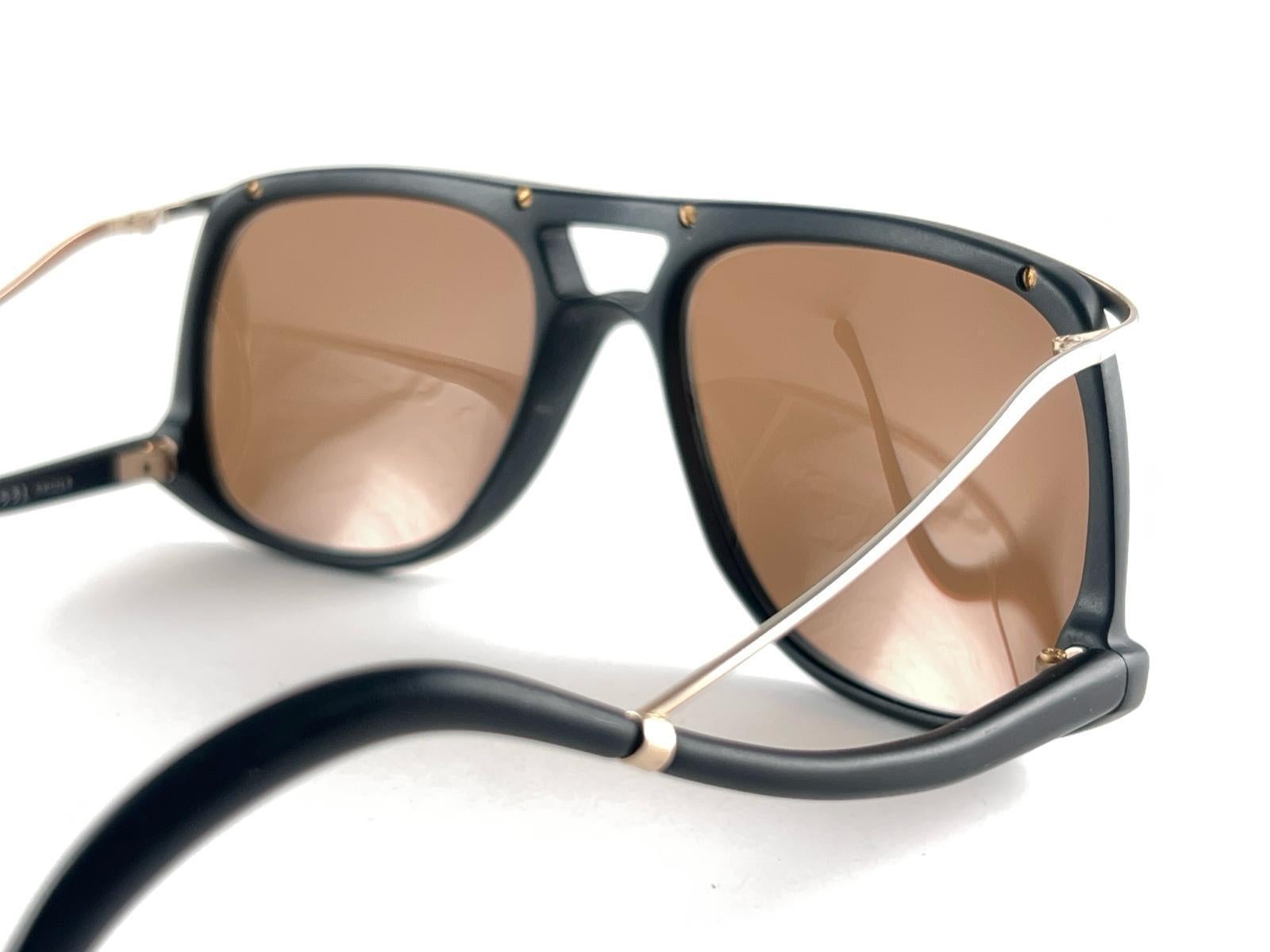 Neue Vintage Colani Design Schwarz Gold Spiegel Linsen Italien 1980's Sonnenbrille   im Angebot 3