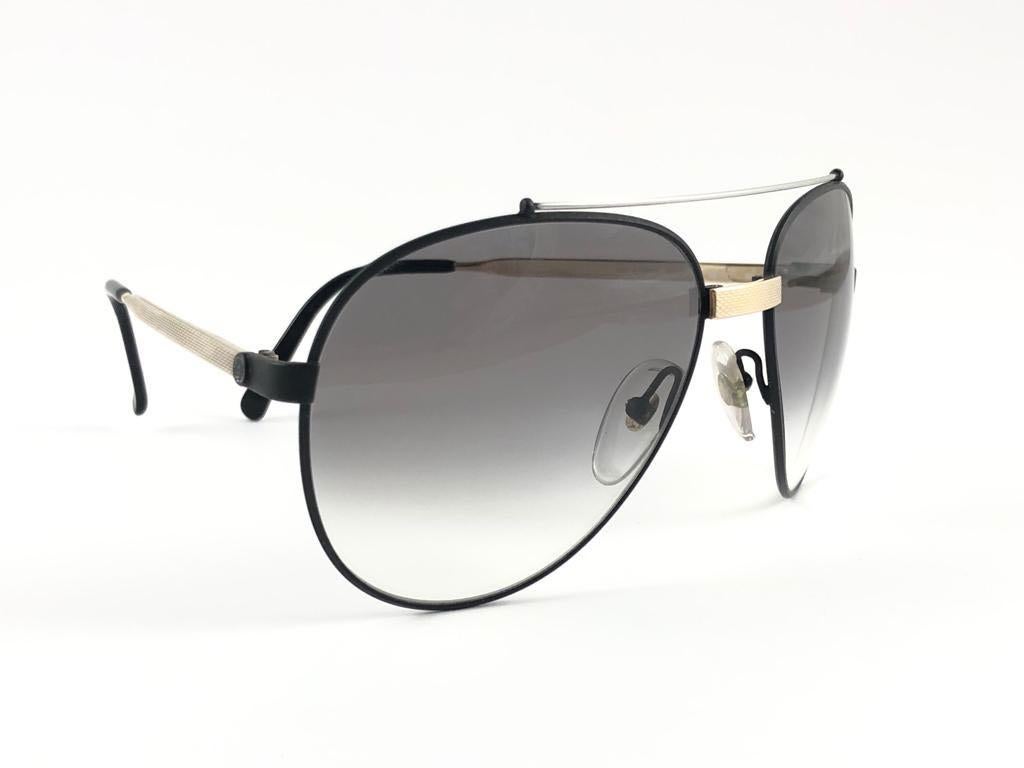 New Vintage Dunhill 6023 Black Frame Aviator Grey Lenses Sunglasses 80's Austria Neuf - En vente à Baleares, Baleares