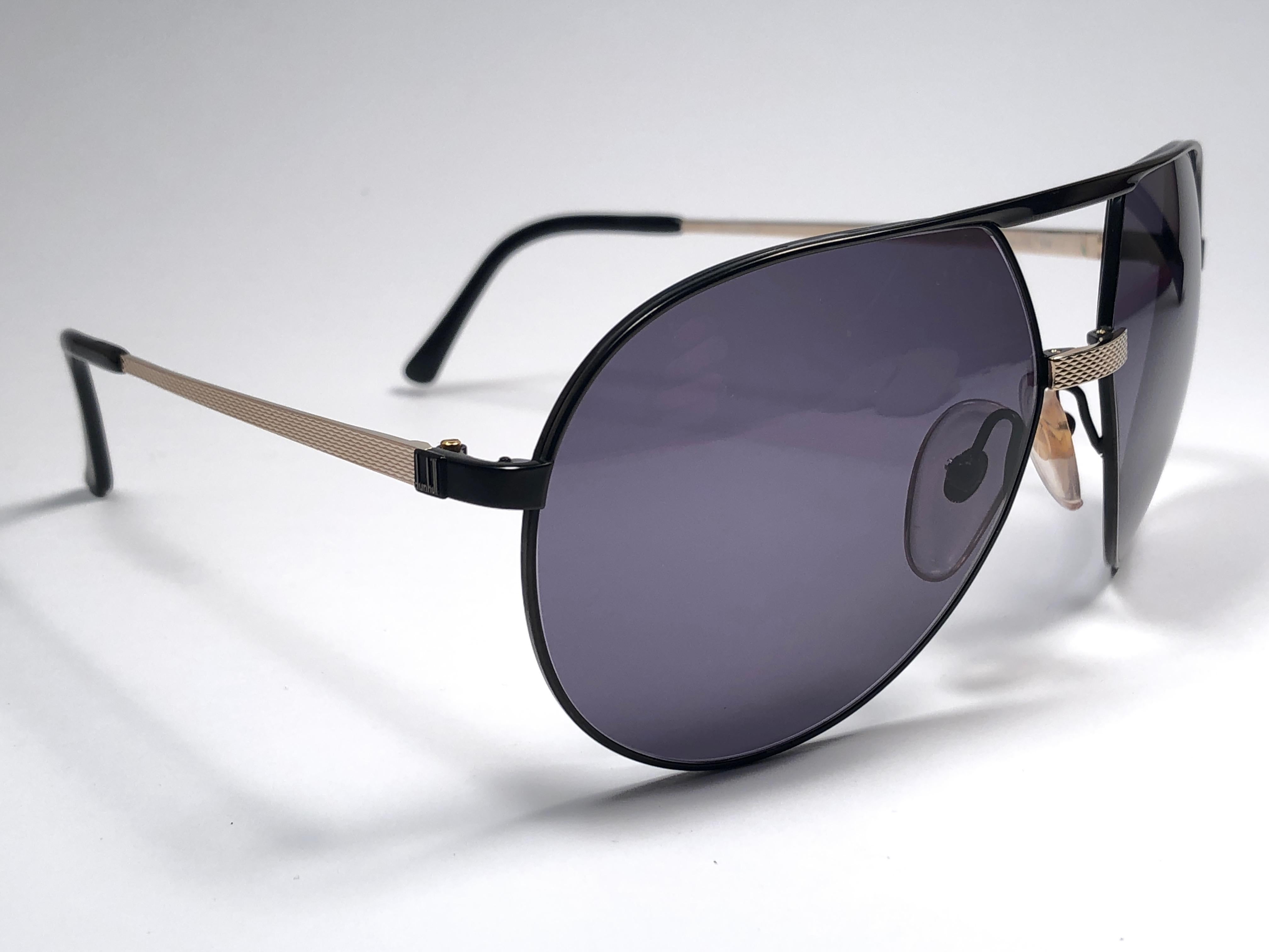 Neu Vintage Dunhill 6042 Schwarzer Sonnenbrille mit schwarzem Rahmen und Aviator-Grauen Linsen, 80er Jahre, Österreich im Zustand „Neu“ im Angebot in Baleares, Baleares