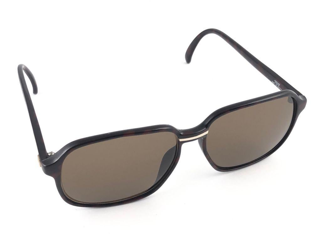 New Vintage Dunhill 6060 Dark Tortoise Oversized Sunglasses 1980's Austria en vente 7