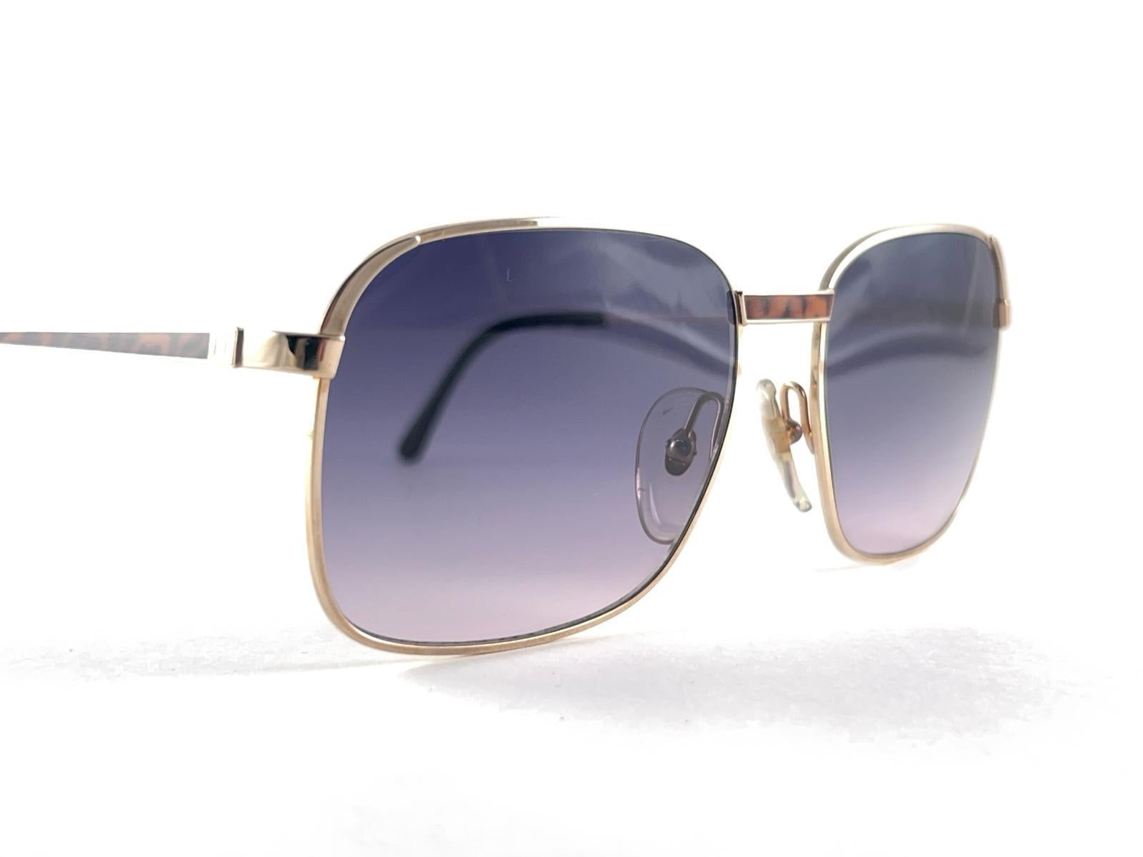 Neue Vintage Dunhill 6087 Side Trims Details Frame Sonnenbrille 1980er Jahre Österreich (Grau) im Angebot