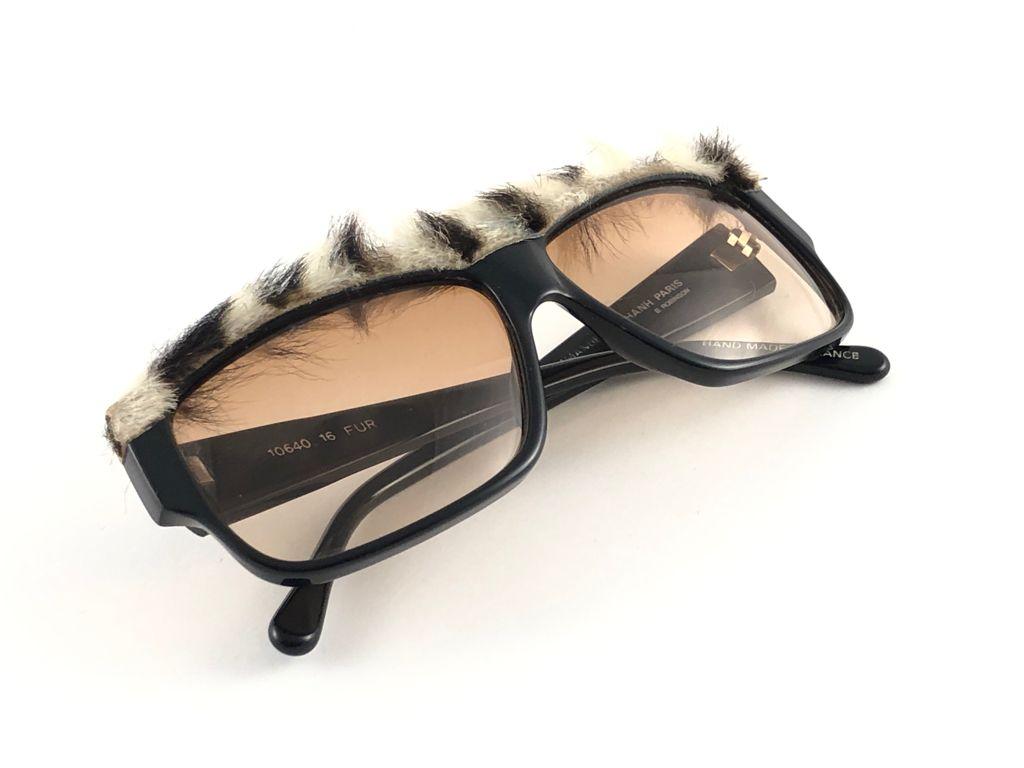 New Vintage Emanuelle Kahn Paris 106 40 Fur Accents Black Sunglasses France For Sale 1