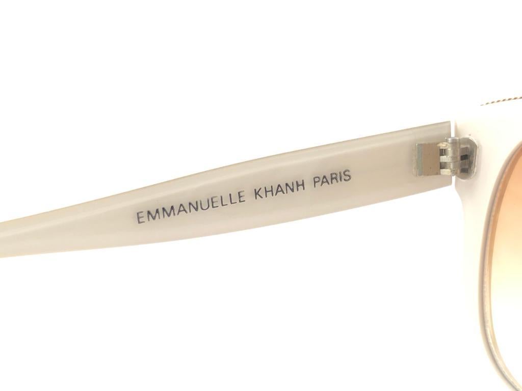 Emanuelle Kahn - Lunettes de soleil vintage blanches avec accents dorés, Paris, 8080, France, état neuf Neuf - En vente à Baleares, Baleares