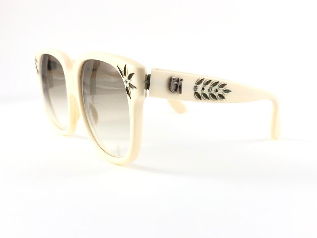 New Vintage Emanuelle Khanh Paris Beige Rhinestones Accents Sunglasses France For Sale 2