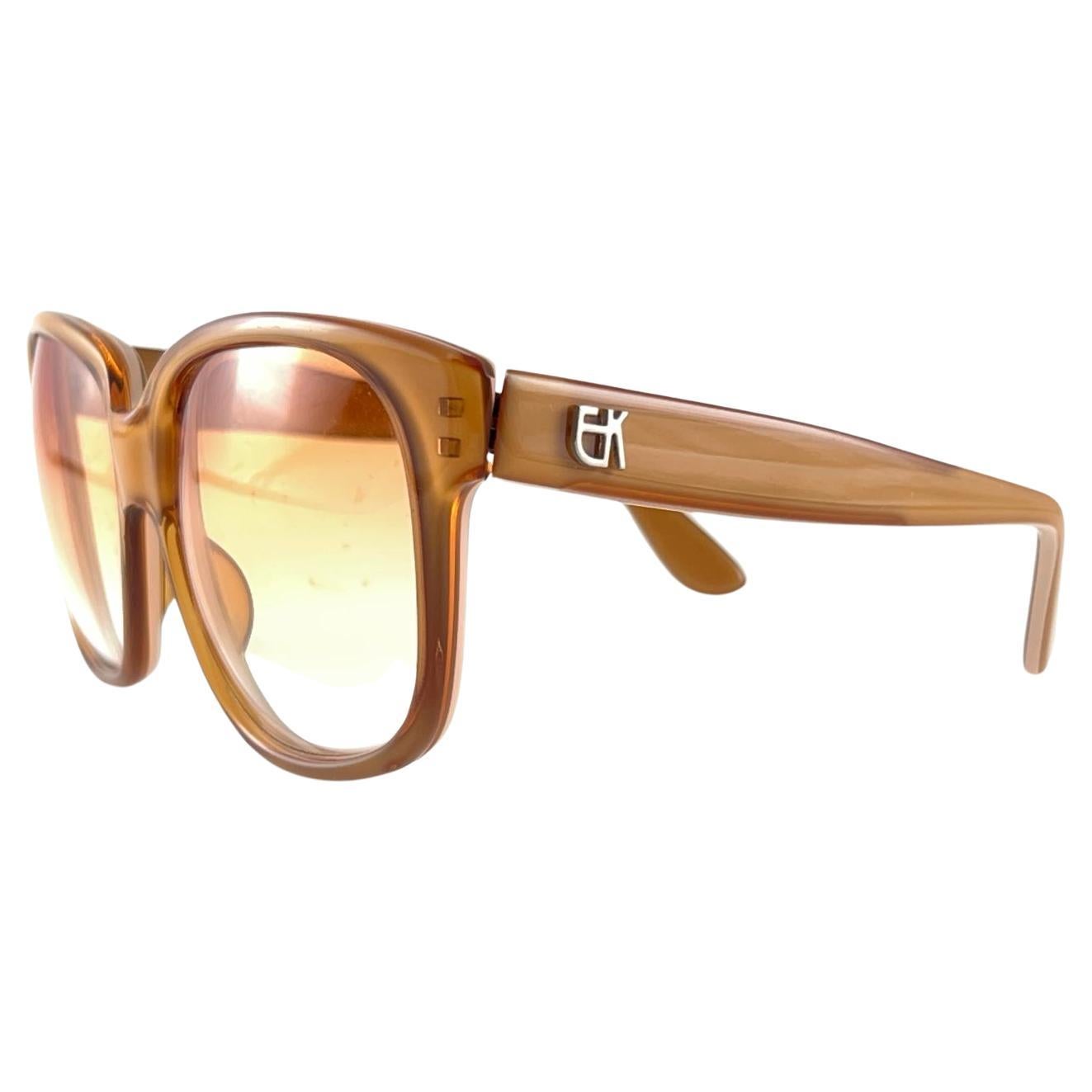 New Vintage Emmanuelle Khanh 8080 49 Ocher Oversized 70's France Sunglasses en vente