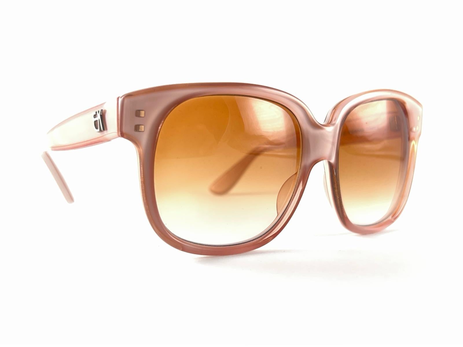 New Vintage Emmanuelle Khanh 8080 62 Pink Oversized 70'S France Sunglasses In New Condition For Sale In Baleares, Baleares