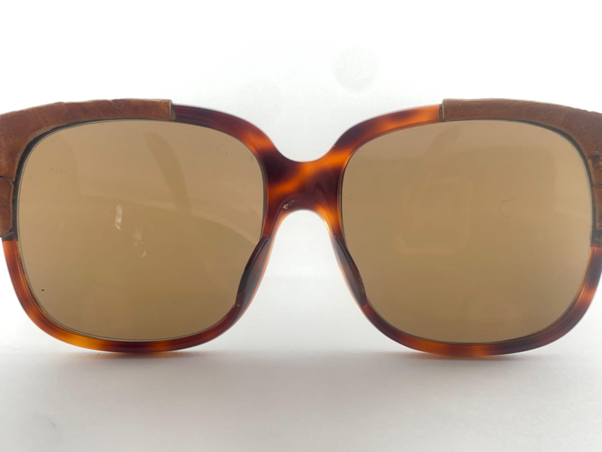 New Vintage Emmanuelle Khanh Ostrich Veritable 1970's France Sunglasses en vente 1