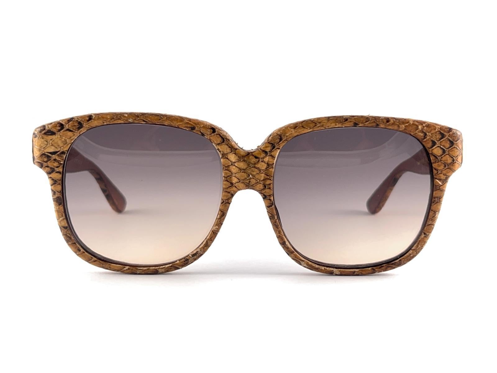 New Vintage Emmanuelle Khanh Veritable 1970's France Sunglasses en vente 13