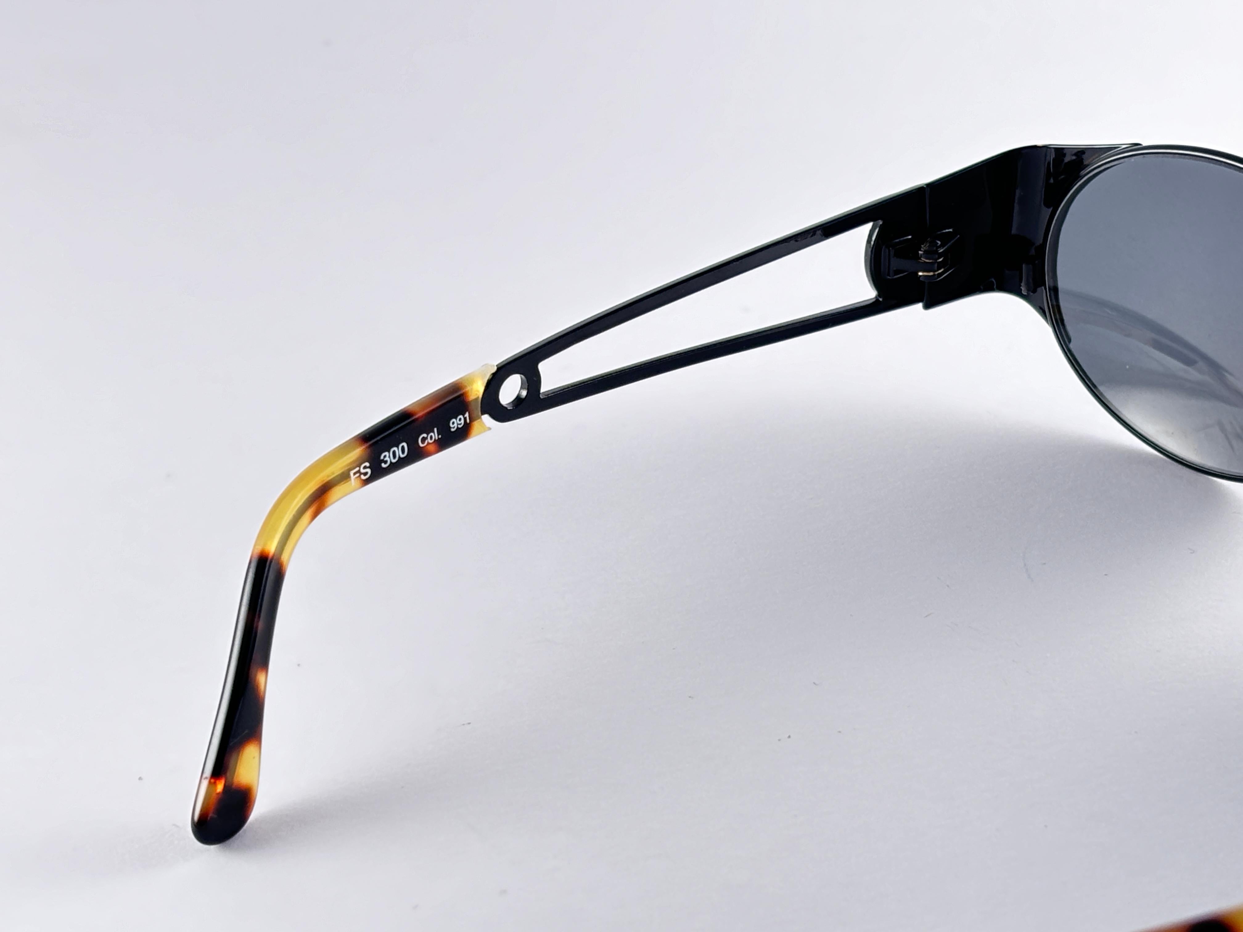 Neu Vintage Fendi FS 300  Schwarze ovale Sonnenbrille 1990 Made in Italy im Zustand „Neu“ im Angebot in Baleares, Baleares