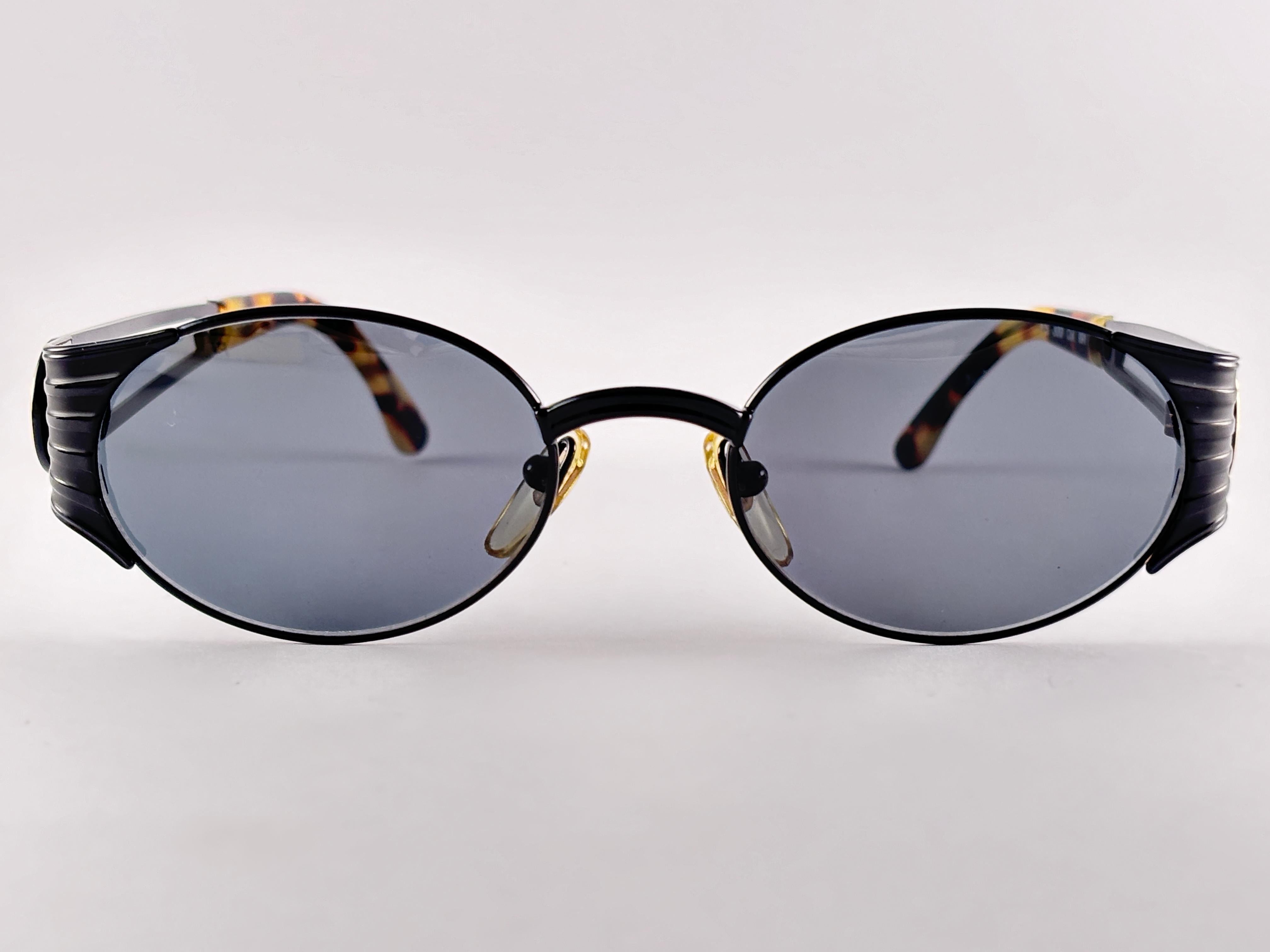 Neu Vintage Fendi FS 300  Schwarze ovale Sonnenbrille 1990 Made in Italy im Angebot 4