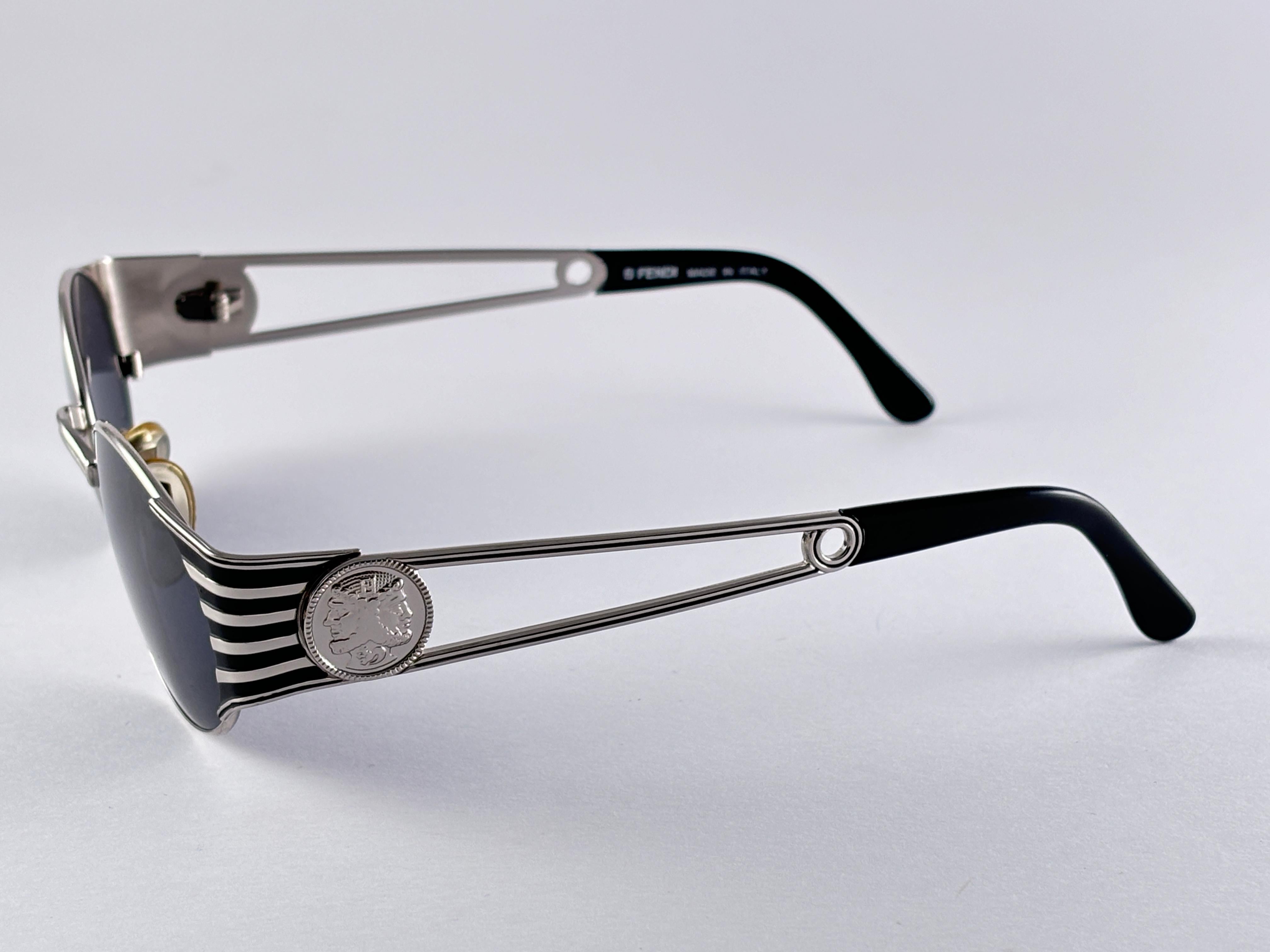 Nouveau Vintage Fendi FS 300 Argent  & Black Oval 1990 Lunettes de soleil Made in Italy en vente 1