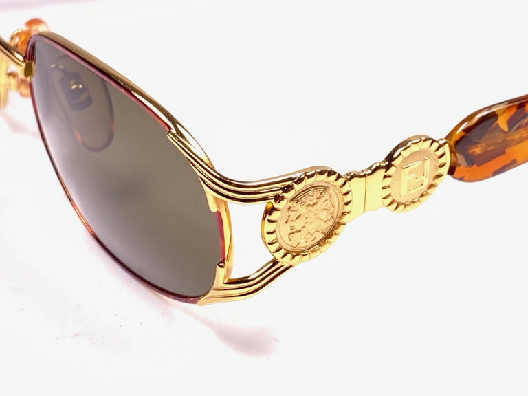 Sunglasses Fendi Gold in Metal - 31054862
